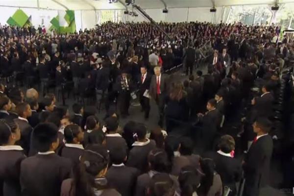 Peña Nieto anuncia inversión histórica de 80 mil mdp para mejorar escuelas