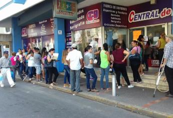 Sistema en centros de canje de uniformes funciona a la perfección