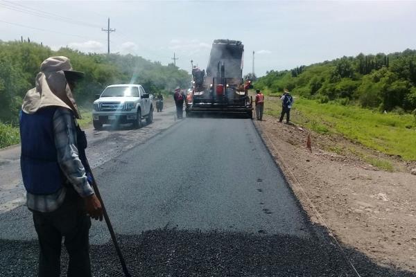 Al 72 por ciento la carretera Guamúchil-Mocorito: García Fox
