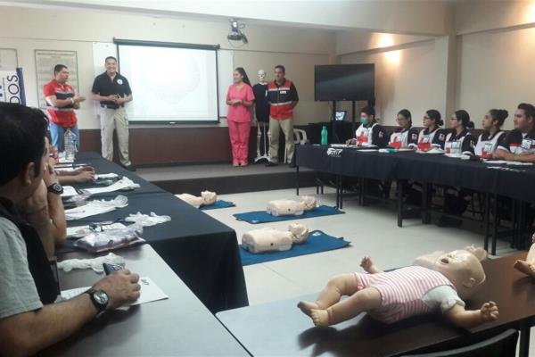 Capacitan a socorristas sobre RCP extremo