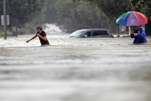 Suman 50 muertos tras el paso del huracán Harvey por EU