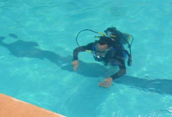 Policía Turística recibe capacitación sobre buceo