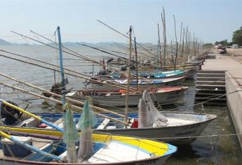 Pescadores permanecen expectantes a la tormenta Norma