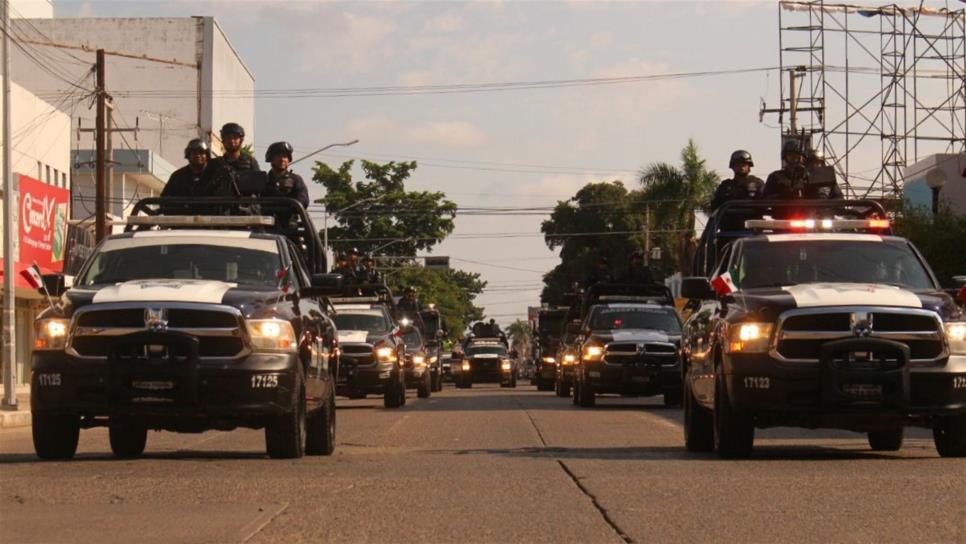 Lucido desfile cívico-militar por el 207 aniversario de la Independencia