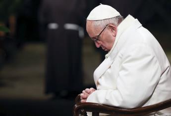 El Papa reza con niños mexicanos por víctimas del terremoto