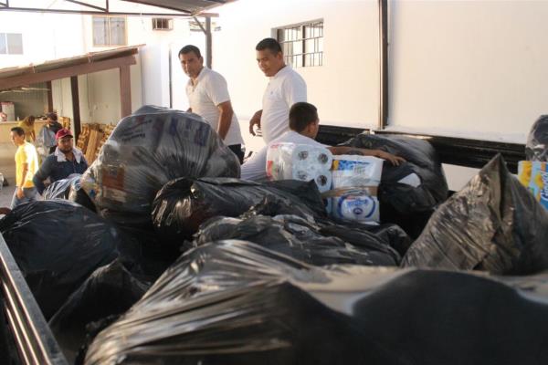 Envían 35 toneladas de ayuda a estados afectados por sismos