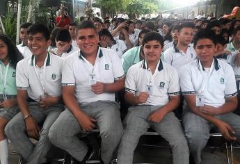 Estudiantes de Cobaes recibirán tarjeta de beneficios