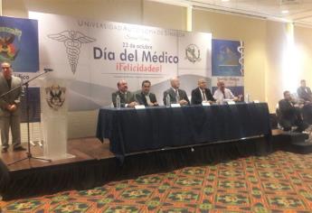 Festeja la UAS a los médicos