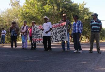 Por casi 2 horas ejidatarios de El Pochotal bloquean carretera