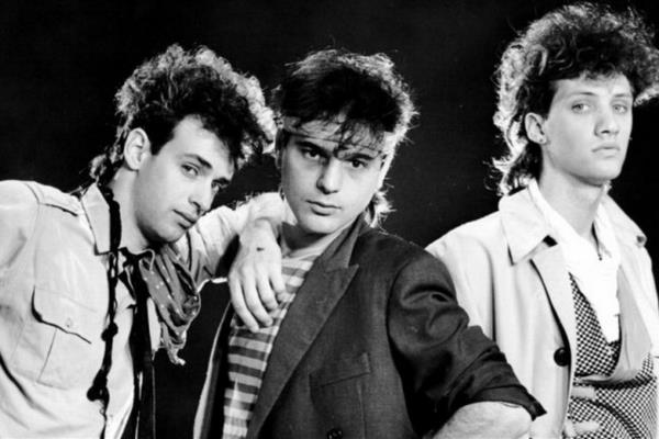 Bautizan la Esquina de Soda Stereo en Buenos Aires