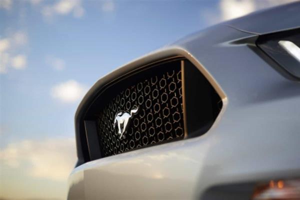 Ford busca romper récord Guinness con Estampida Mustang