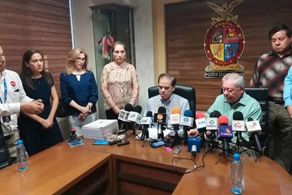 Entregan proyecto de Ley de Ingresos donde derogan pago de la tenencia