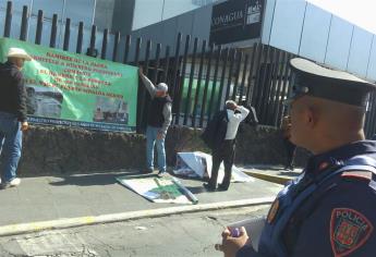 Ejidatarios de El Fuerte se plantan en oficinas de Conagua en la CDMX