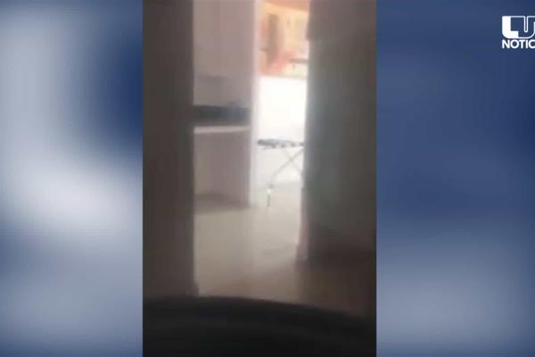 Graban a mujer mientras se bañaba en un hotel