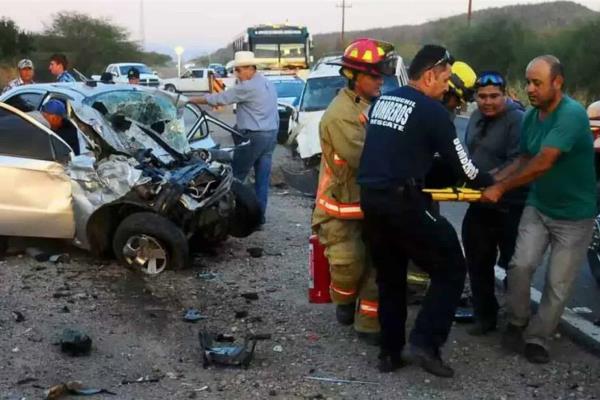 Mueren dos jóvenes tras accidentarse en Mocorito