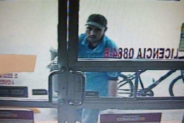 Mismo asaltante atraca dos veces un Oxxo en una semana