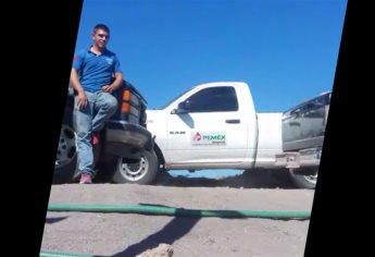 ¿Qué hace esa camioneta de Pemex en pleno robo de gasolina?