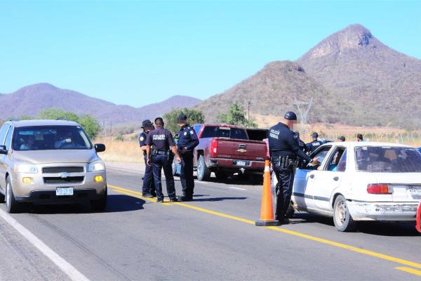 Federales instalan retén en la México 15 en busca de armas y droga