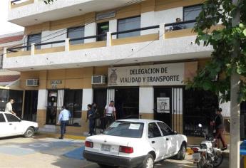 Detienen 10 unidades irregulares de transportación de jornaleros