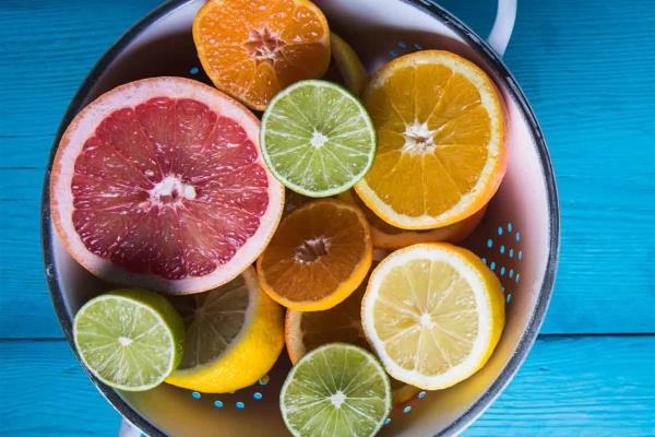 Consumo de cítricos y verduras favorecen la salud durante el invierno