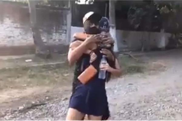 Joven simula secuestro a su novia para sorprenderla