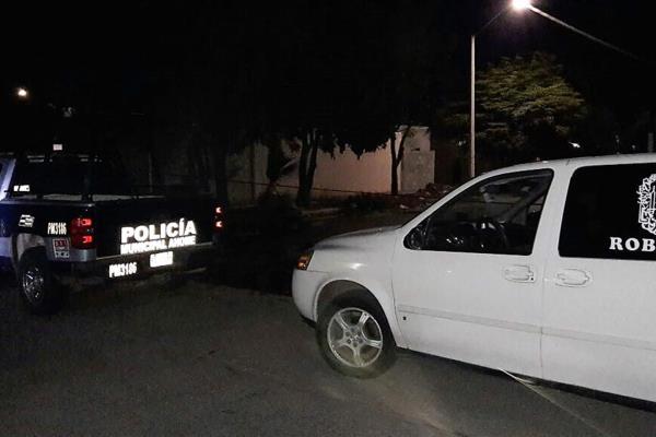 Identifican cuerpos enterrados en el patio de una casa en Los Mochis