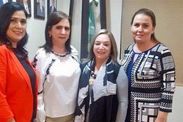 Alcaldesa hace limpia en el Ayuntamiento de Elota