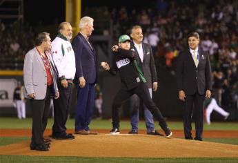 Clinton, Canelo y Carlos Slim inauguran Serie del Caribe 2018