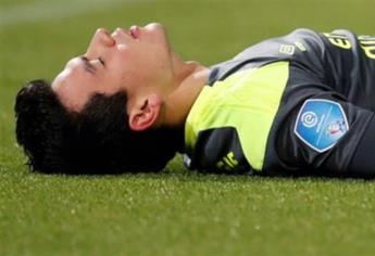 Hirving Lozano sale lesionado en victoria del PSV