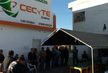 Permiten padres de familia reanudar clases en el Cecyte