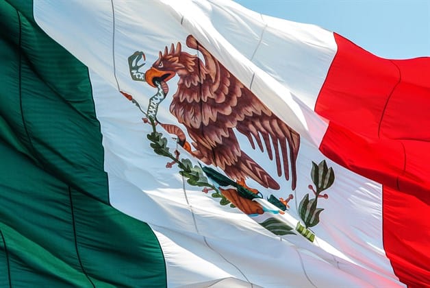 La Bandera, símbolo patrio que mueve a los mexicanos hacia adelante | Luz  Noticias
