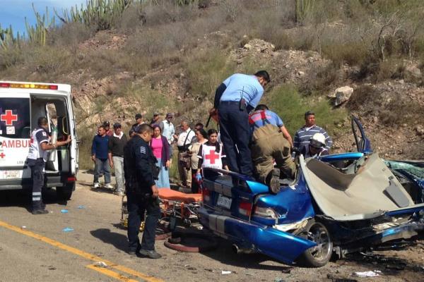 Quedan prensadas tras choque en la Higuera de Zaragoza
