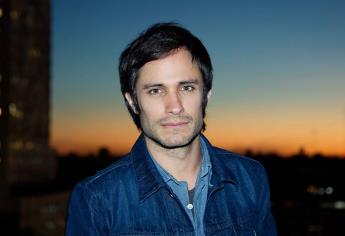 Gael García Bernal llama a proteger los océanos en “Planeta Azul II