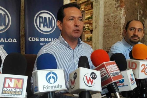 Le recuerdan al Güero Cruz que llegó a ser diputado por el PAN