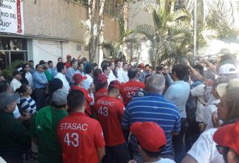 Les llueven críticas al Gobernador y al Alcalde en evento del Día del Trabajo