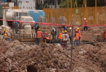 Exhortan a trabajadores de la obra del estadio EIA a denunciar falta de pagos