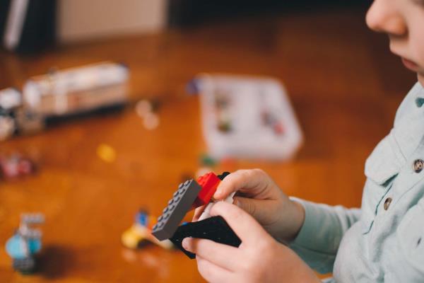Crea robot para ayudar en la inclusión de niños con autismo