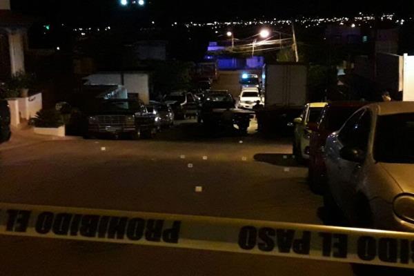 Atentan contra dos hermanos en Culiacán; uno de ellos muere
