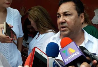 Acepta Fernando Pucheta su derrota y felicita al Químico Benítez