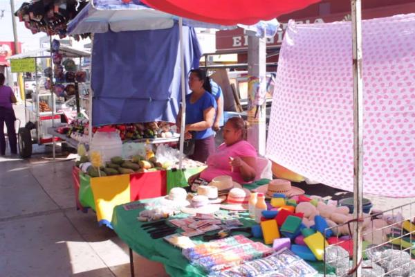 Insisten comerciantes en regresar al centro: Normatividad