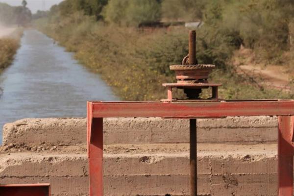 Investiga INAI señalamiento por saqueo y contaminación del agua en el Distrito 075