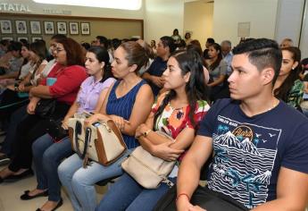 Otorgan plazas a nuevos docentes idóneos