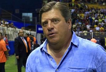 Miguel Herrera lamenta estado de la cancha de Dorados