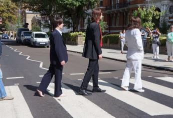 Músicos de “Let it be” recrean foto de los Beatles del álbum Abbey Road