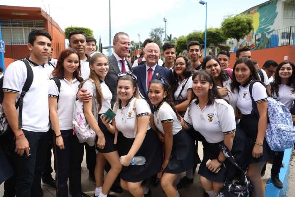 La Tarjeta Inteligente para estudiantes será gratuita: Quirino
