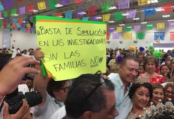 Se manifiestan Sabuesas Guerreras en pleno festejo de los abuelos