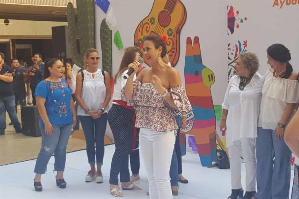 Realiza DIF kermés patria con causa
