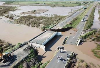 Intensifican reparación de carretera México 15