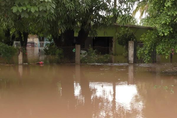 ¿Sufriste daños por inundaciones?, tómale foto para que te paguen