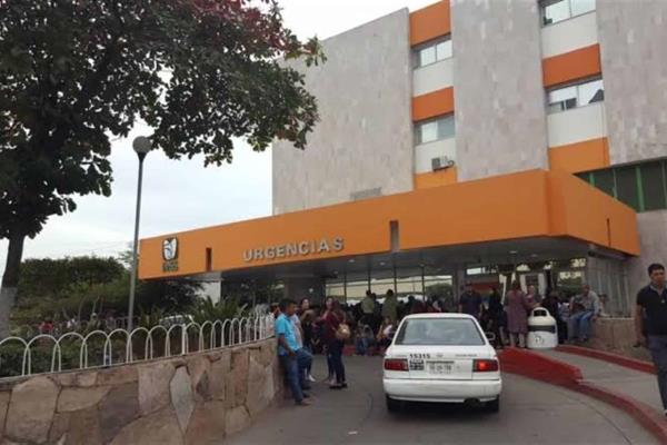 Acepción pasa tres días en clínica del IMSS sin atención médica